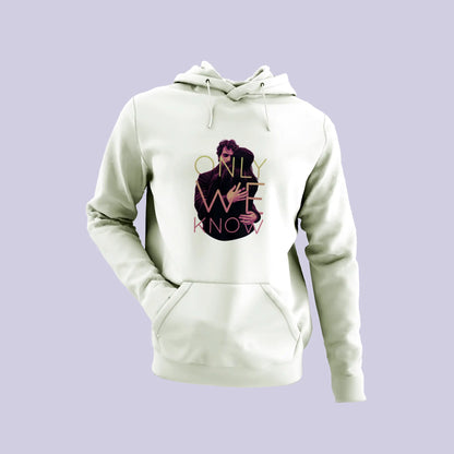 White hoodie displaying pure love language understood only by two connected souls - Λευκό φούτερ κουκούλα που εμφανίζει αγνή γλώσσα αγάπης που καταλαβαίνουν μόνο δύο συνδεδεμένες ψυχές