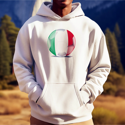 White hoodie showing Italian pride through football art. | Λευκό hoodie που αποπνέει Ιταλική υπερηφάνεια μέσω ποδοσφαιρικής τέχνης.