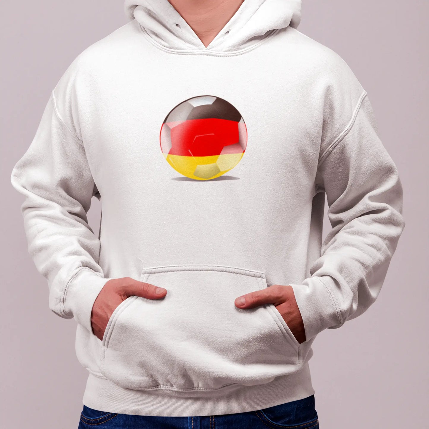 White hoodie with Germany football ball – cozy and fan-approved.
Λευκό hoodie με ποδοσφαιρική μπάλα Γερμανίας – άνετο και εγκεκριμένο από φιλάθλους.
