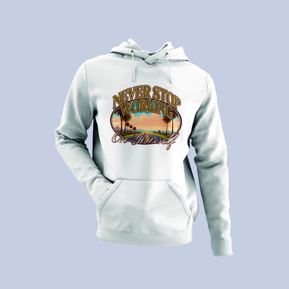 White hoodie with never stop growing quote – Λευκό φούτερ με κουκούλα και  μήνυμα “ποτέ μην σταματάς να εξελίσσεσαι”