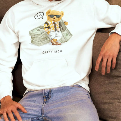 White hoodie with teddy in bling and bundles, flexing cash power – Λευκό hoodie με αρκούδο φορτωμένο με χρυσό και λεφτά