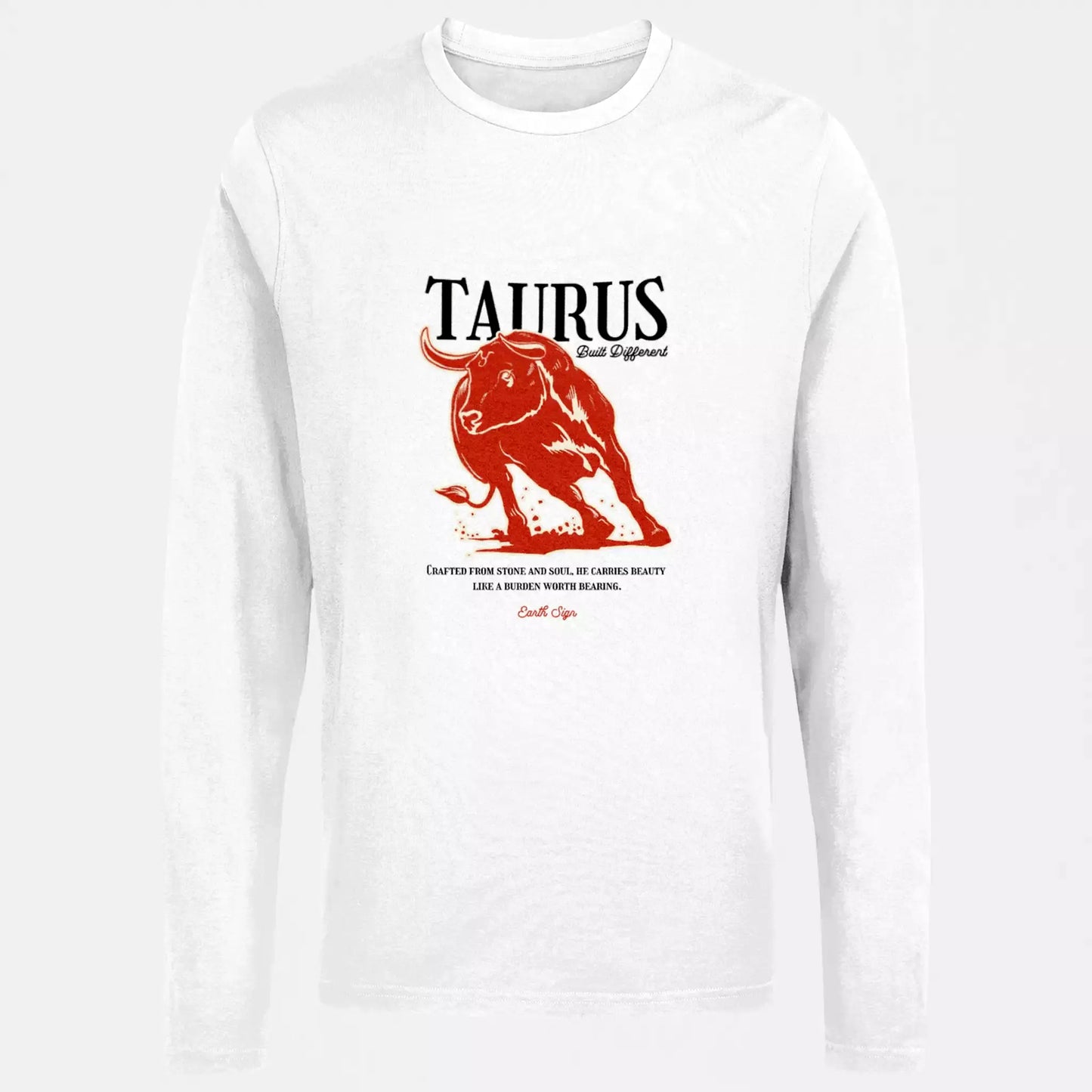 White long sleeve Taurus top with charging bull artwork – Λευκή μακρυμάνικη μπλούζα Ταύρος με ορμητικό σχέδιο ταύρου.