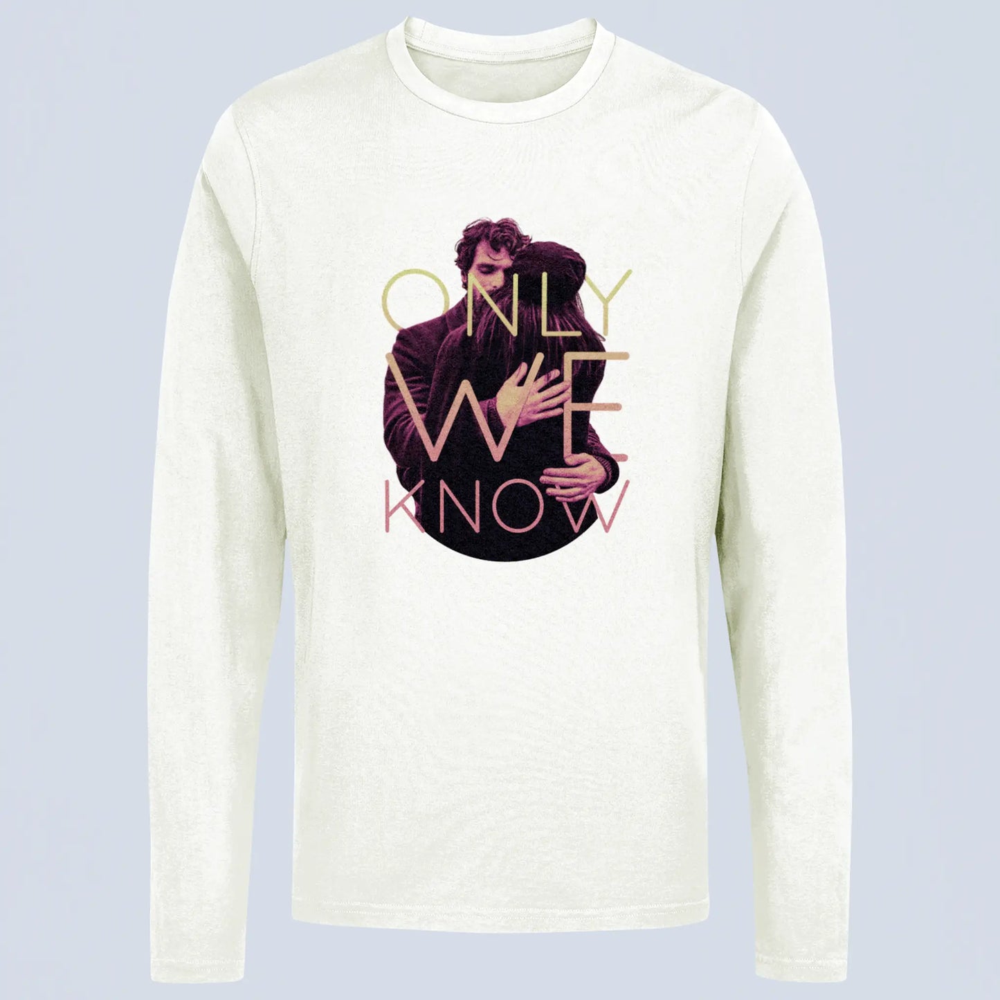 White long sleeve shirt displaying pure connection only true soulmates can understand - Λευκό μακρυμάνικο μπλουζάκι που εμφανίζει αγνή σύνδεση που μόνο αληθινές ψυχές καταλαβαίνουν