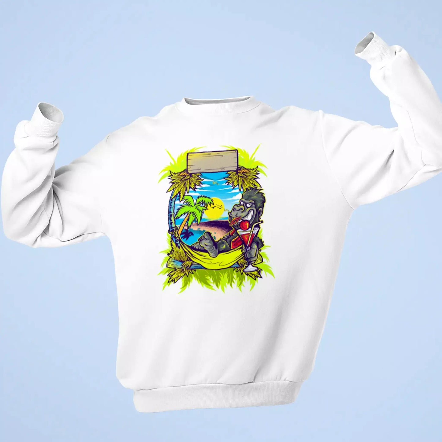 White sweatshirt without a hood with a clean and vibrant multicolored ape graphic. — Λευκή μπλούζα φούτερ χωρίς κουκούλα με ένα καθαρό και ζωντανό πολύχρωμο γραφικό πιθήκου