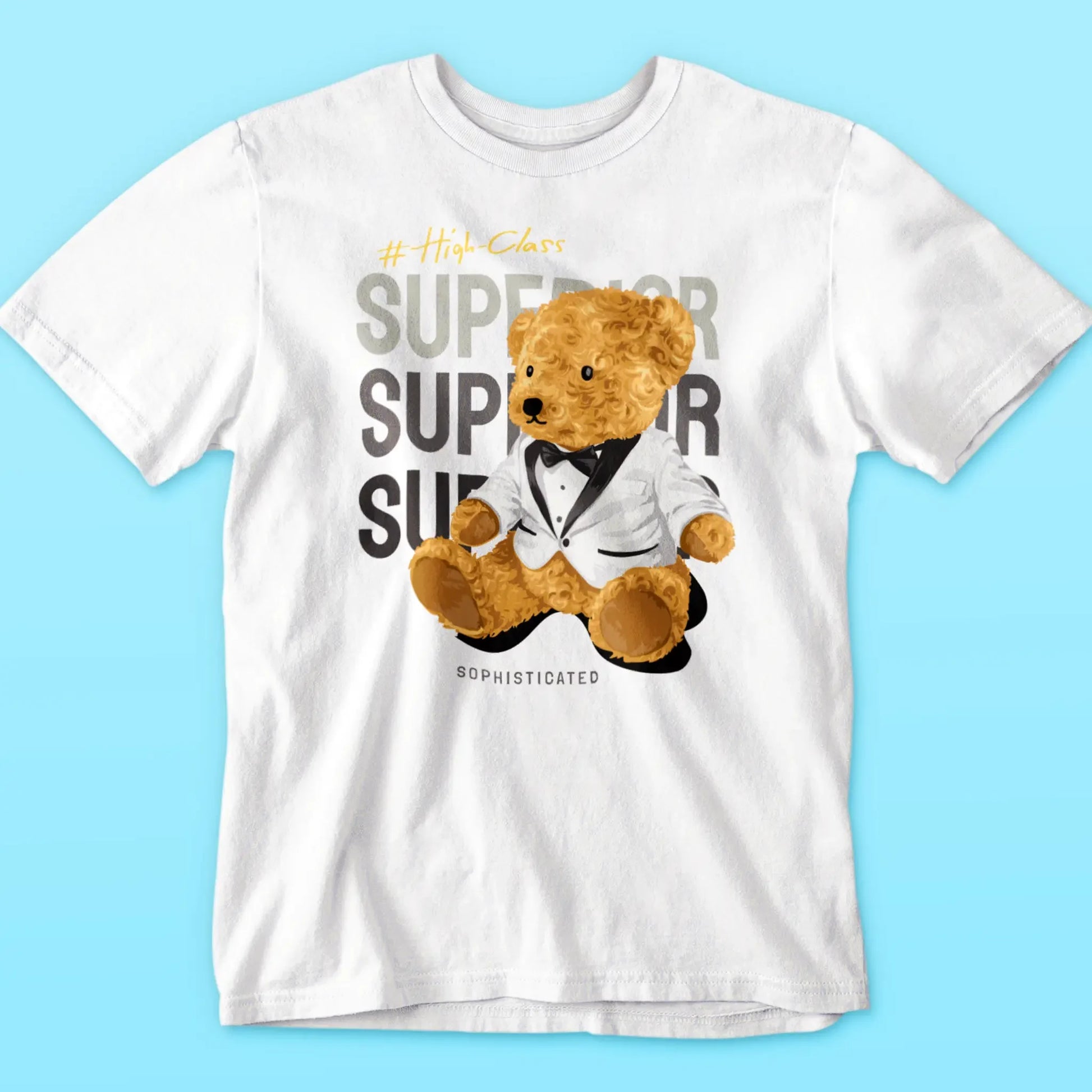 White t-shirt featuring a classy teddy bear in formal attire – Λευκή μπλούζα με στυλάτο αρκουδάκι σε επίσημο ντύσιμο