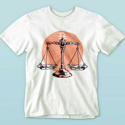 White t-shirt with Libra scales zodiac design for balanced lifestyle – Λευκό μπλουζάκι με σχέδιο Ζυγού και ζυγαριά για ισορροπημένο στυλ