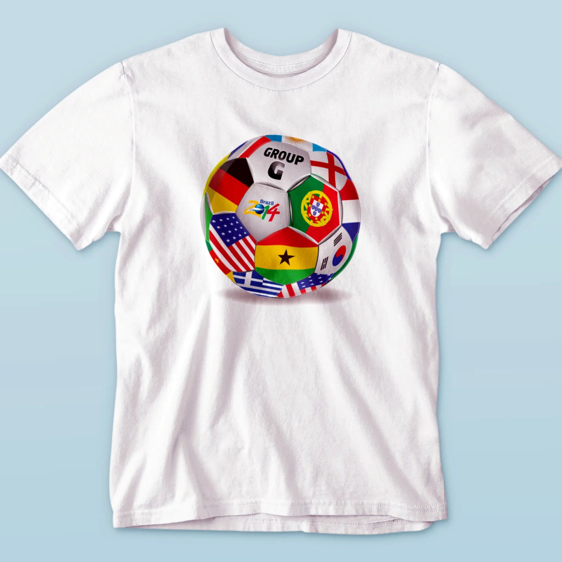 White t-shirt with colorful football made of national flags from Brazil 2014 Group G teams. | Λευκό t-shirt με πολύχρωμη ποδοσφαιρική μπάλα φτιαγμένη από σημαίες των ομάδων του Ομίλου G του Μουντιάλ 2014.