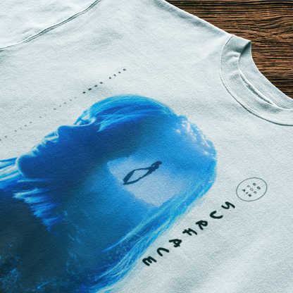 White t-shirt with motivational ocean-inspired double exposure design | Λευκό μπλουζάκι με διπλή έκθεση εμπνευσμένη από τον ωκεανό