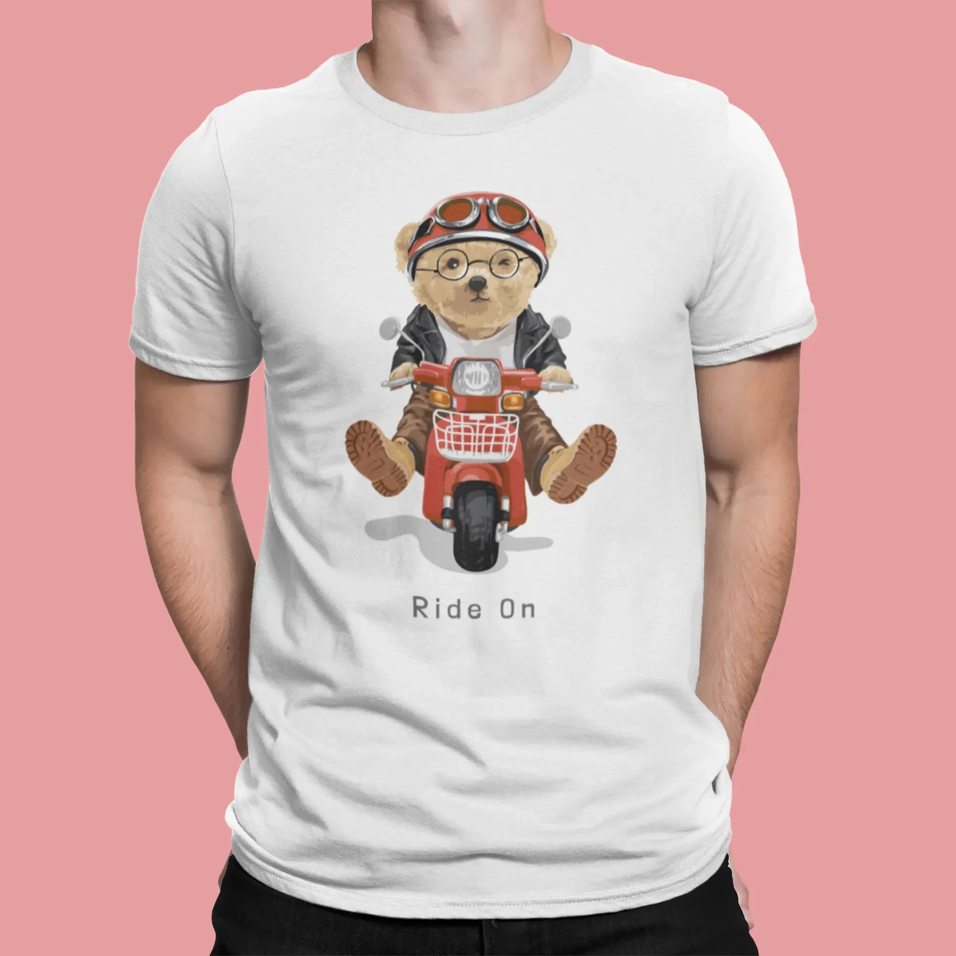 White t-shirt with scooter teddy bear illustration – λευκή μπλούζα με σχέδιο αρκούδου σε κόκκινη μηχανή