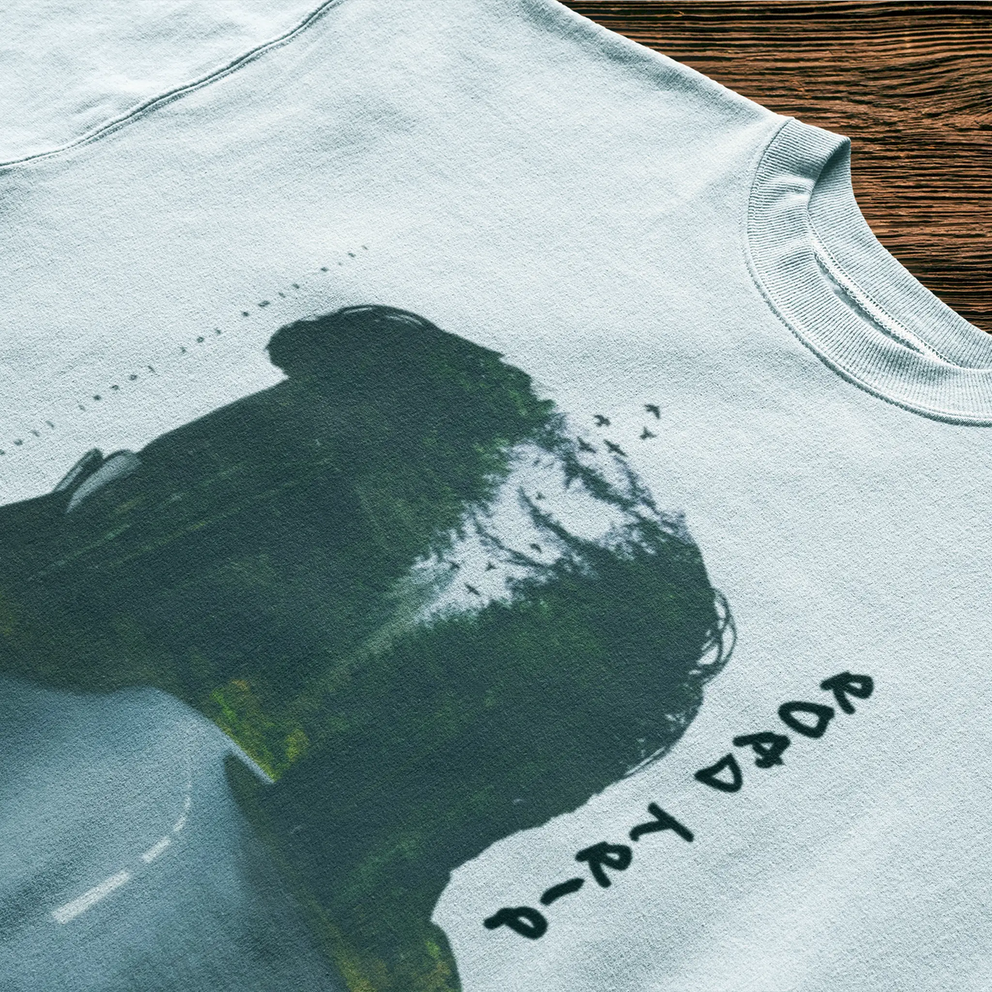 White wilderness shirt featuring forest silhouette art - λευκή κοντομάνικη μπλούζα με φύση και δάσος για hiking enthusiasts και nature inspired fashion