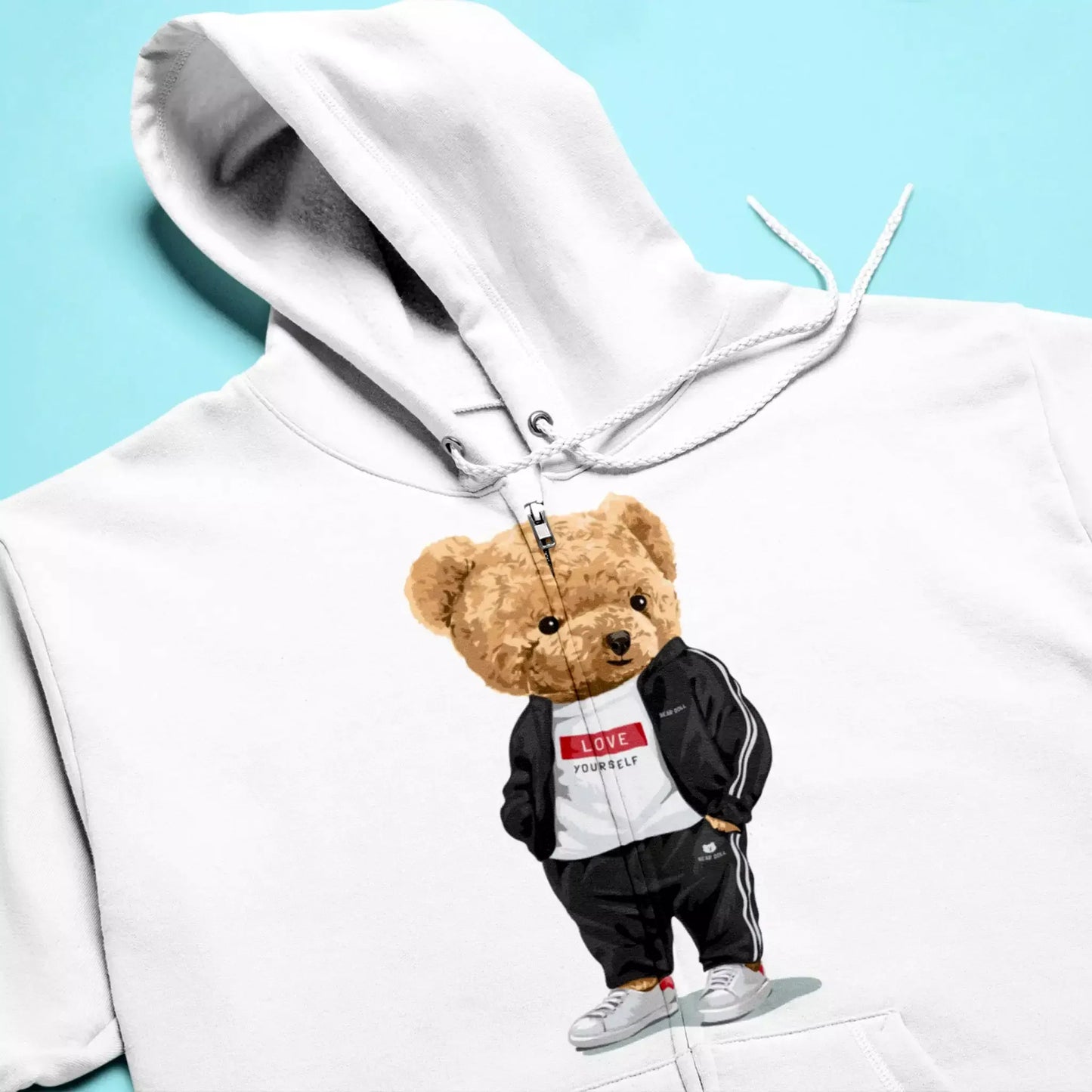 White zip hoodie with teddy bear and inspiring Love Yourself slogan – λευκή ζακέτα με teddy σε αθλητικό στυλ και ενθαρρυντικό μήνυμα