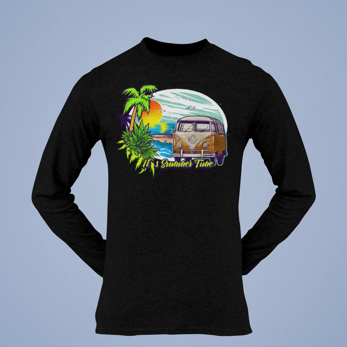 Μαύρο μακρυμάνικο t-shirt ιδανικό για cool βράδια με το retro Volkswagen van art σε πρώτο πλάνο