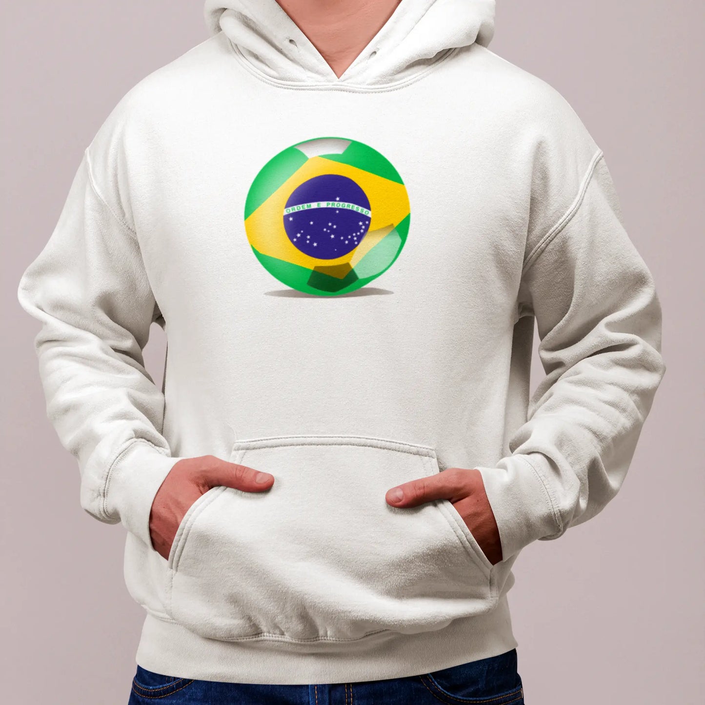 White Hoodie design with Brazil ball graphic full of energy – Σχέδιο με λευκό hoodie και δυναμικό γραφικό μπάλας Βραζιλίας