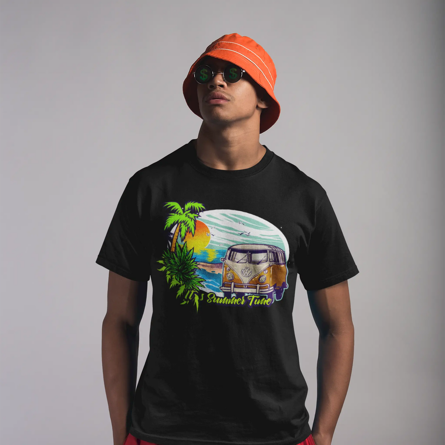 Μαύρο άνετο t-shirt με το vintage VW camper van graphic και το σλόγκαν It's Summer Time για ακαταμάχητο στυλ